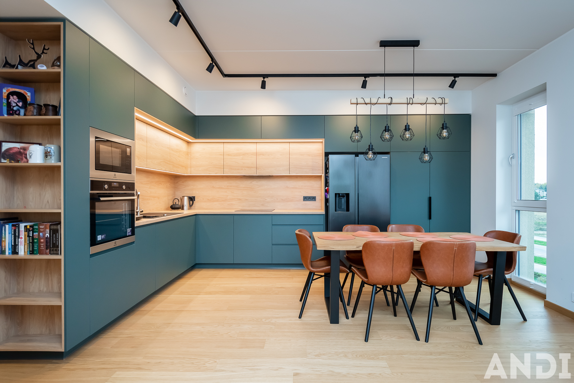 Teal Oak
